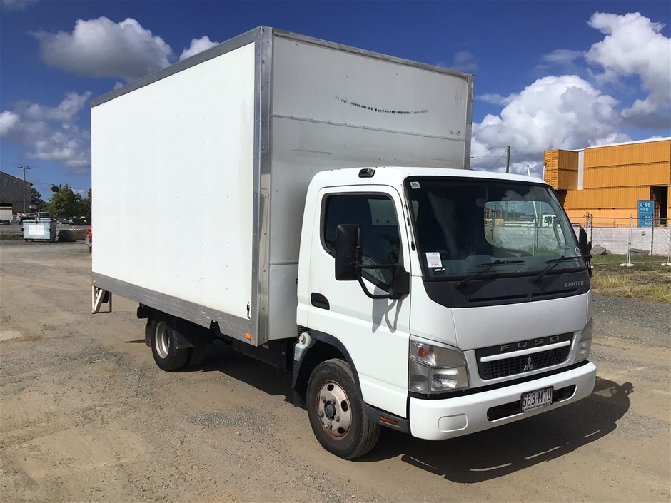 <p>2010 Mitsubishi Canter 4 x 2 Pantech Truck</p>