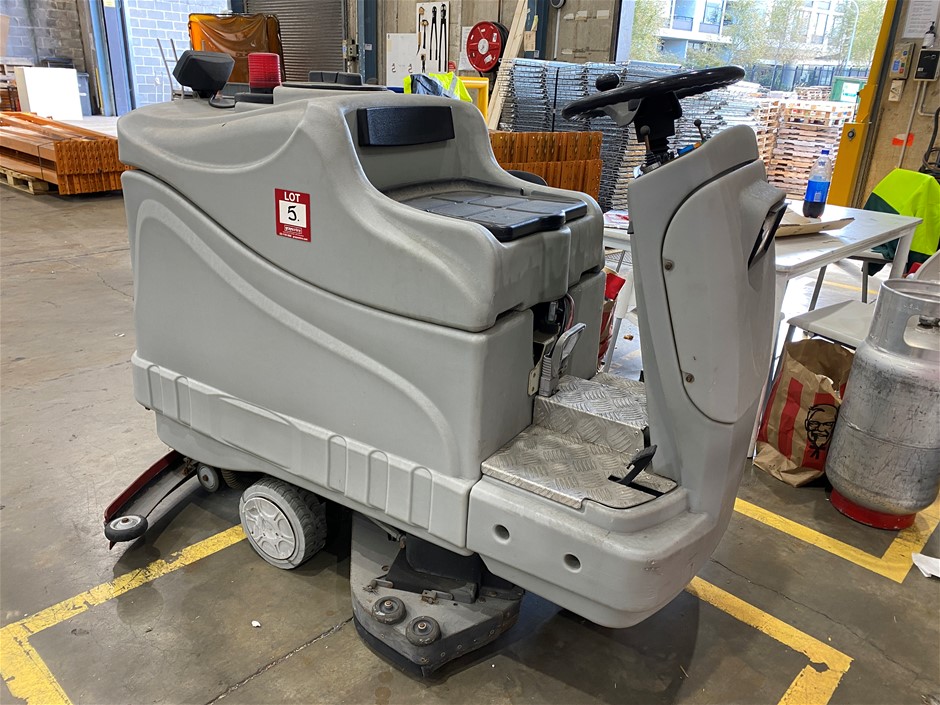 Warehouse Foor Sweepers &#38; Scrubbers