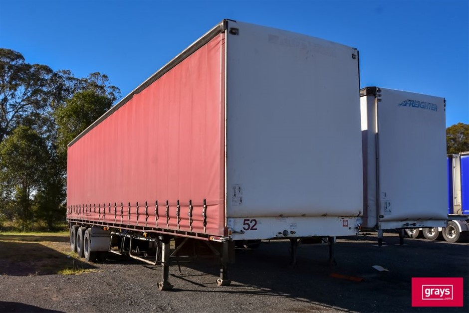 2000 Maxitrialer ST3 Curtainsider B Trailer