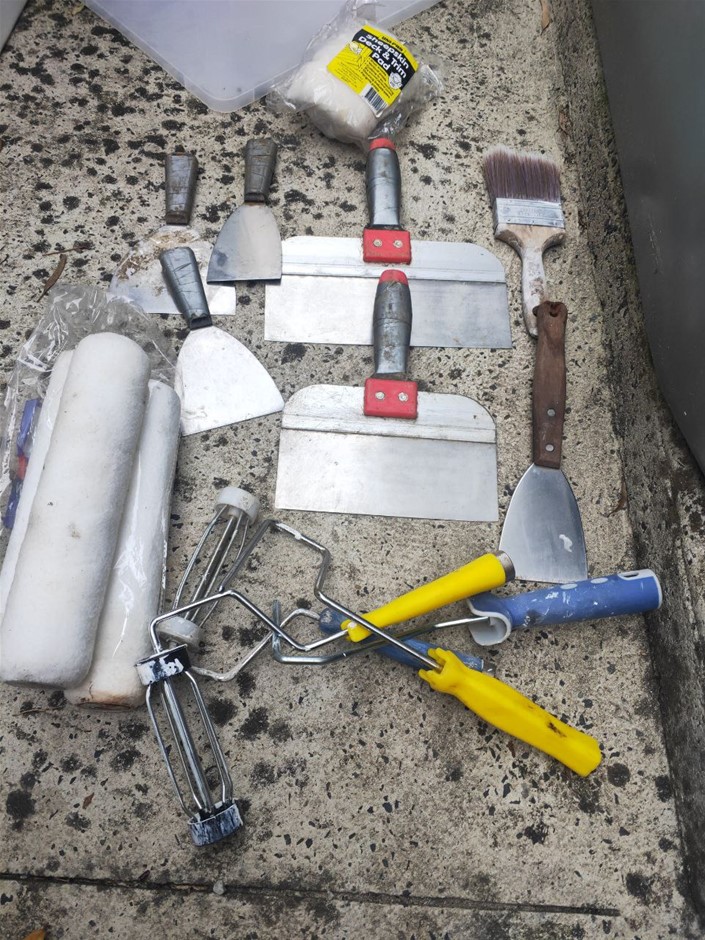 Qty of Painting Scrapers, Brushes and Rollers Auction (00553025650