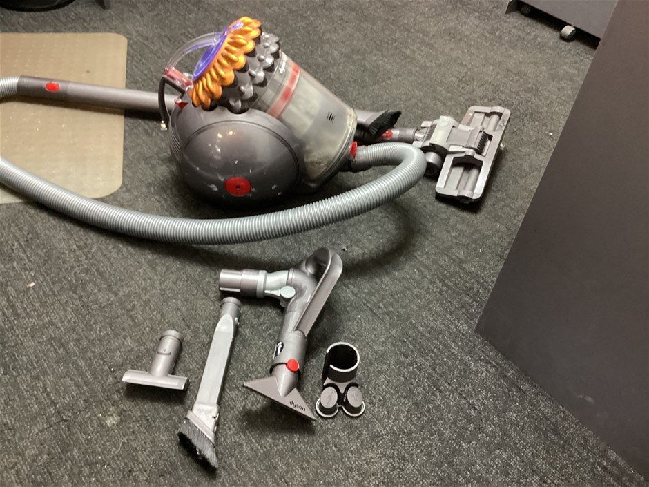 Dyson Big Ball Origin Vacuum Cleaner Auction (00218017123) Grays