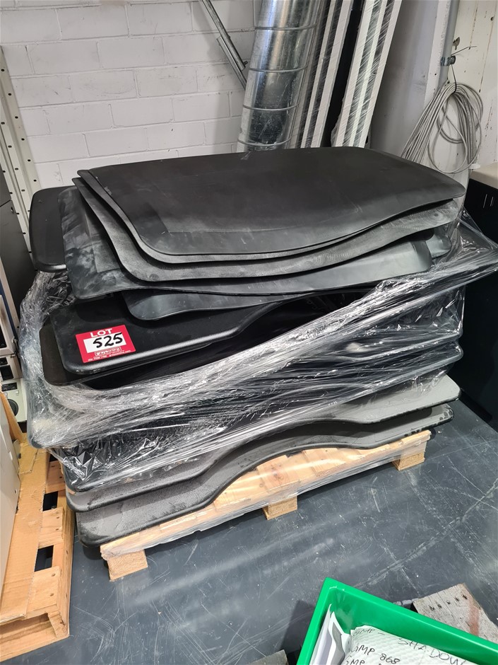 Qty Pallet of Varidesk Standing Desk Toppers Auction (0525-5052741 ...