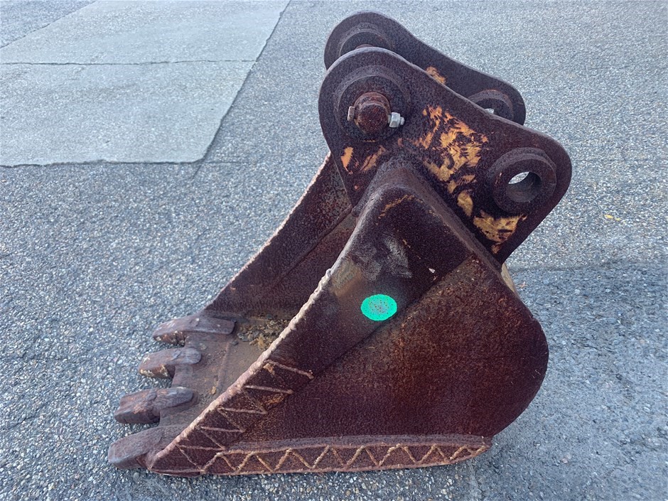 Earthmoving Attachments, Loader Tyres, Compressor & More