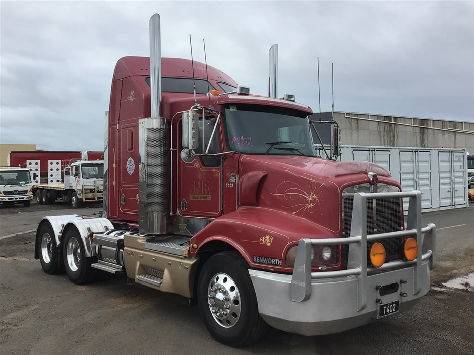<p>2010 Kenworth T402 (6 x 4) Prime Mover Truck</p>