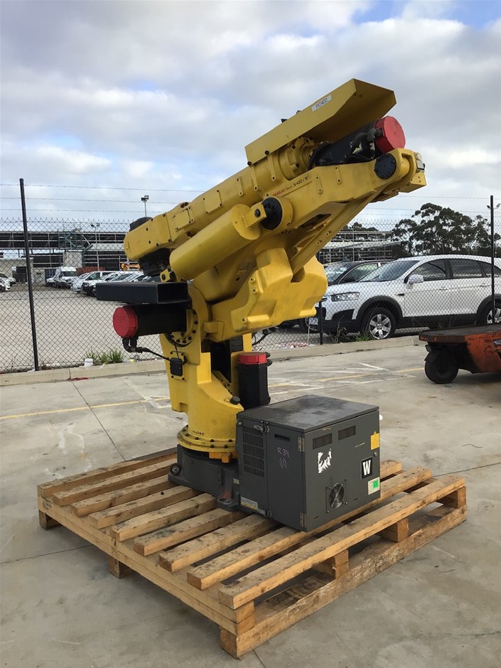 Unreserved Fanuc S-420iW Industrial Robot Arm