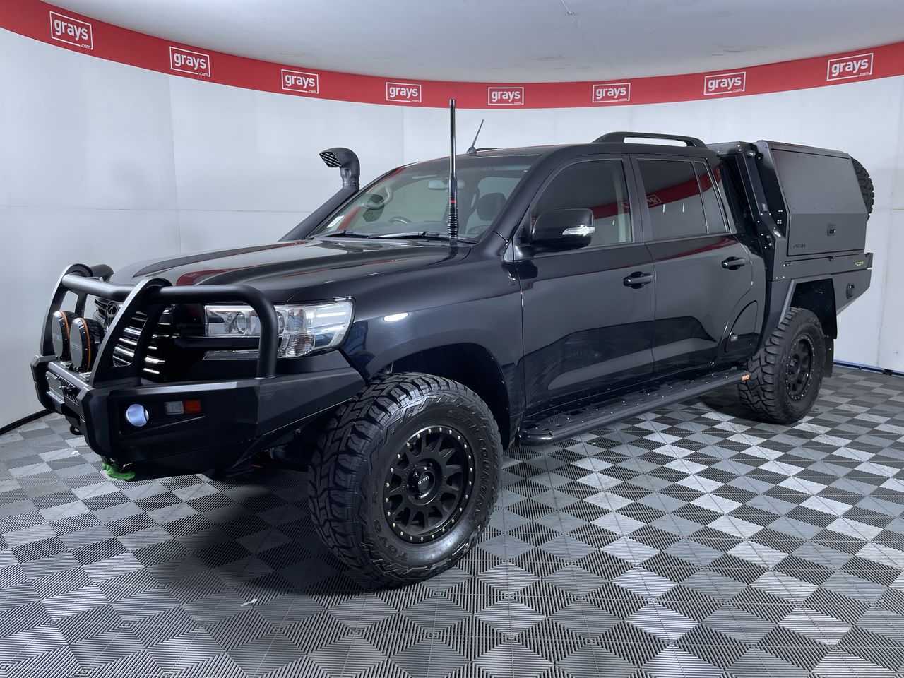 2021 Toyota Land Cruiser GXL 200 Series Chopped!