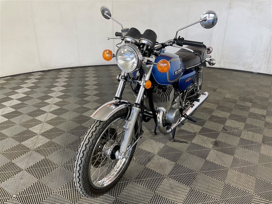 1975 Suzuki GT500 Manual bike