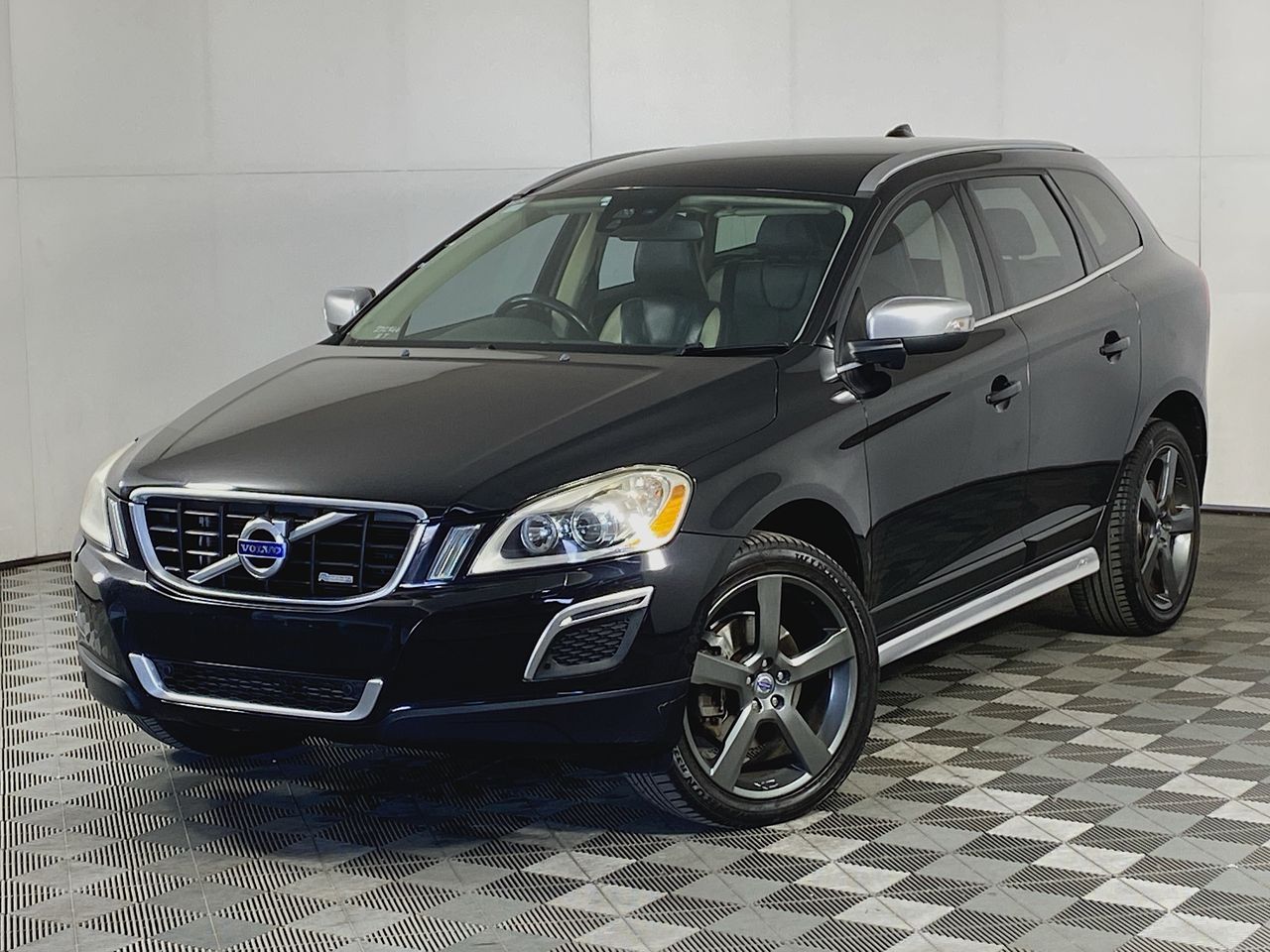  2012 Volvo XC60 T6 R DESIGN Auto