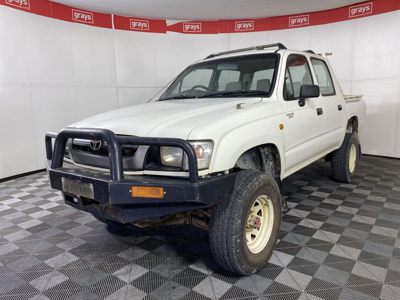 2003 Toyota Hilux (4x4) Manual Dual Cab Auction (0001-60041180) | Grays ...