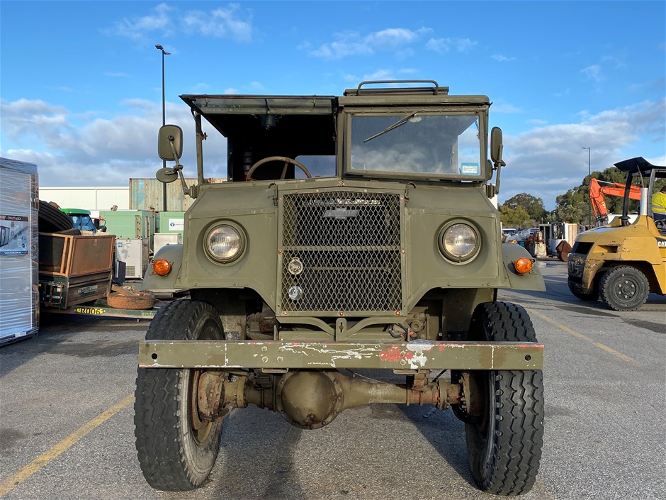 1943 Chevrolet Blitz 4x4 Petrol Tray Body Army Truck Auction (0001