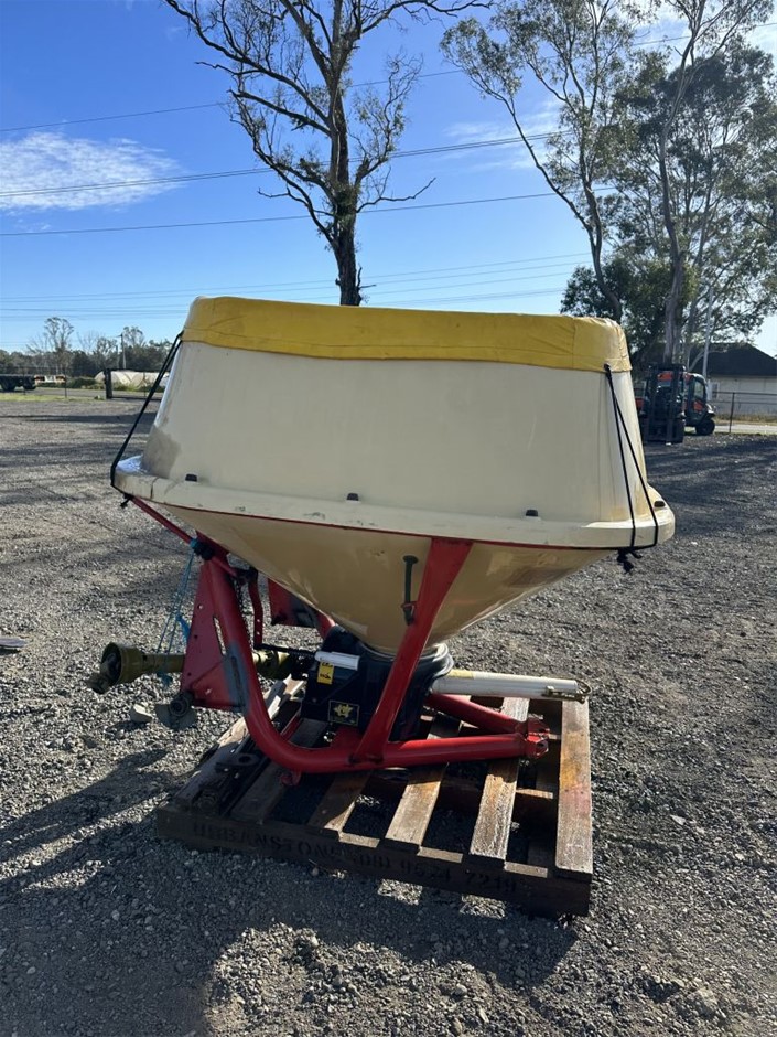 Vicon PS 1003 Spreader Auction (01165053701) Grays Australia