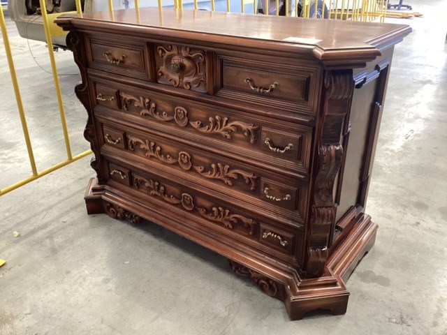 Deceased Estate: Assorted Homewares & Furniture