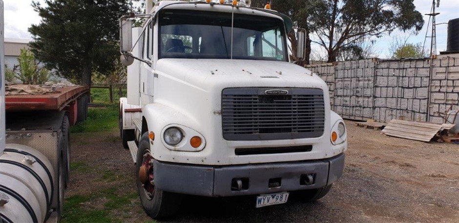 Prime Mover Trucks & Triaxle Flat Top Trailer