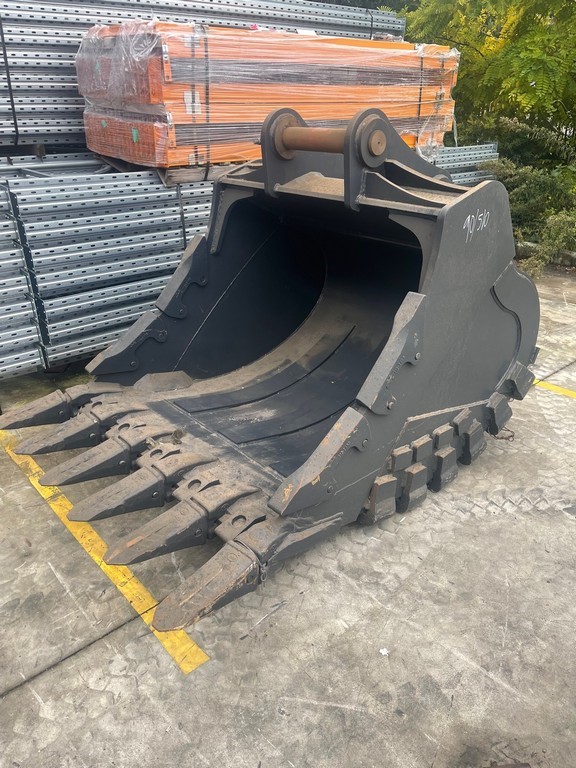 Earthmoving Attachments- Hydralic Grabs, Buckets and More