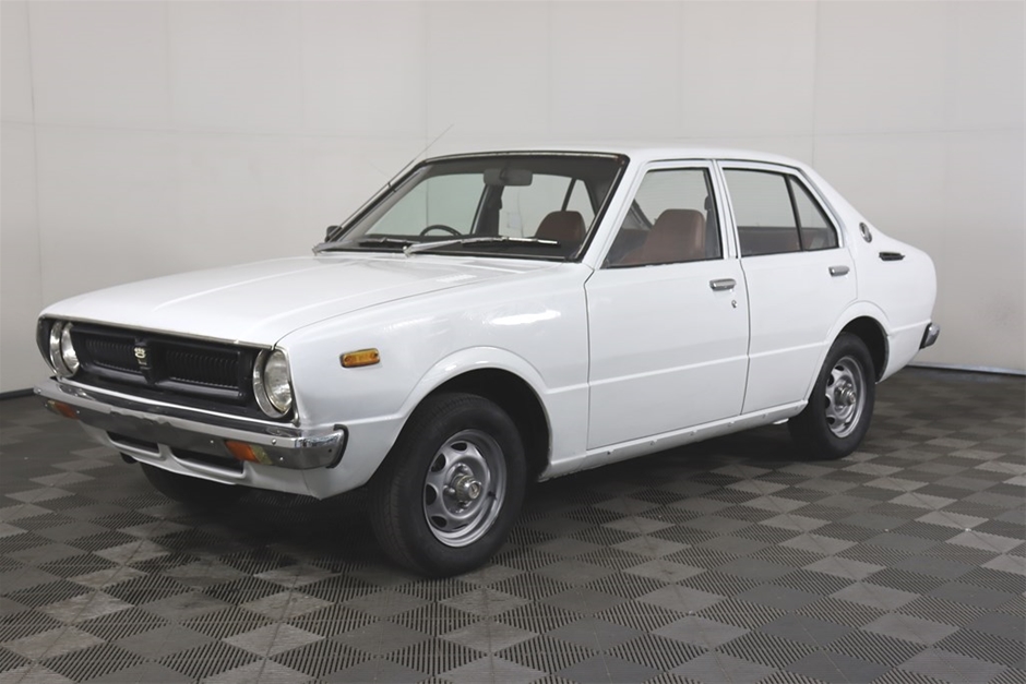 1976 Toyota Corolla Manual Sedan