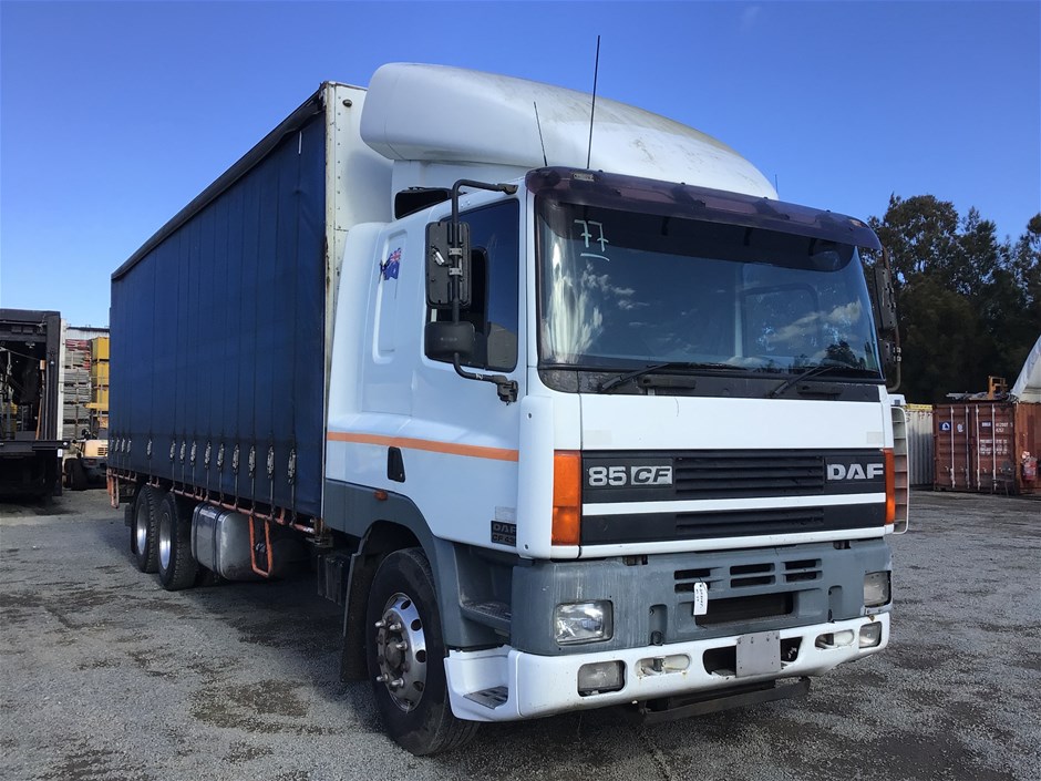 Unreserved 2002 DAF CF 85 (6 x 4) Curtainsider Rigid Truck