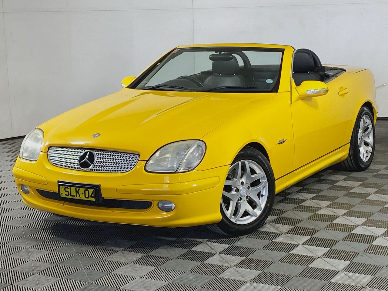 Stunning 2003 Mercedes Slk230 Convertible Pictures