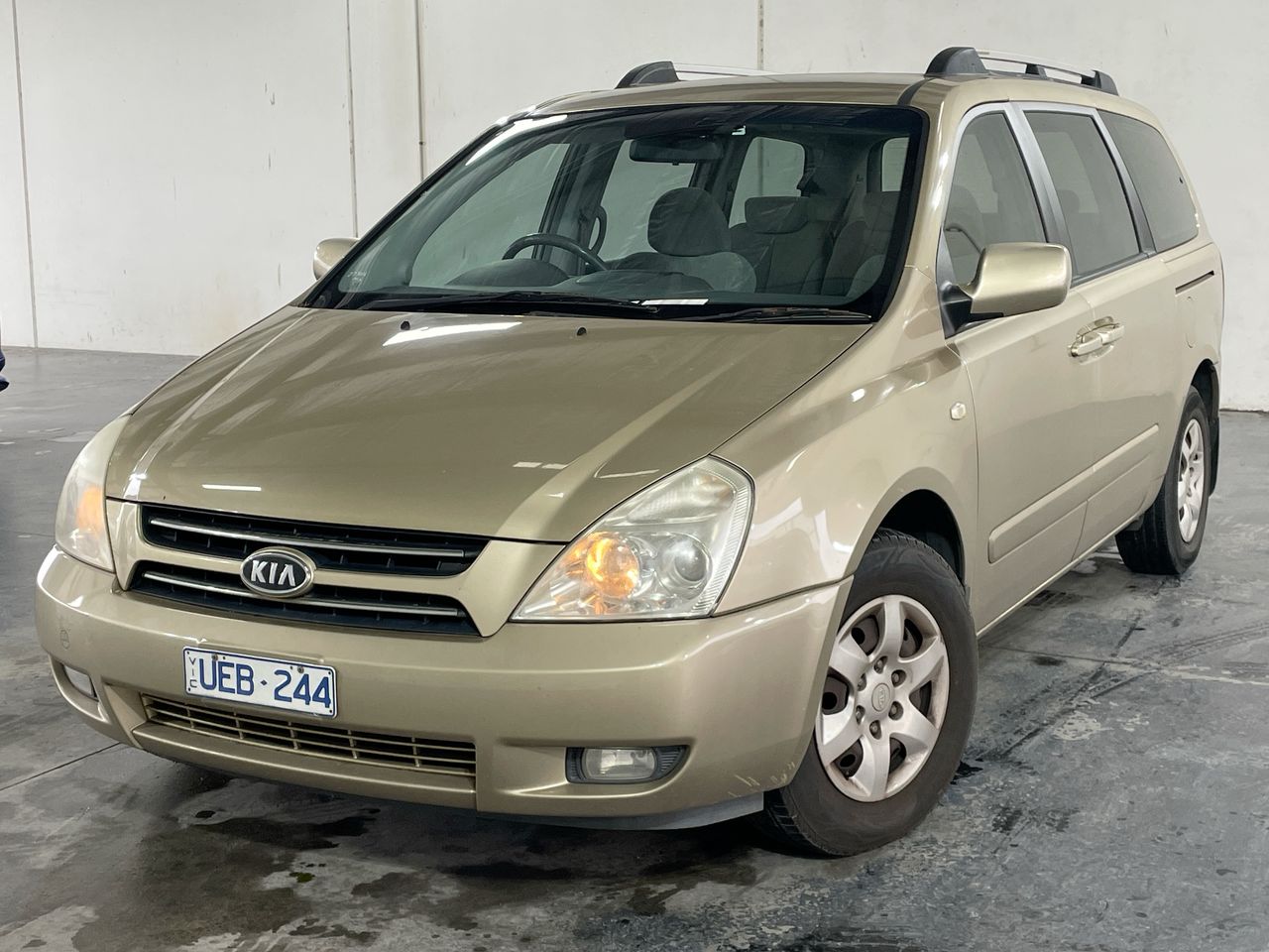 2006 Kia Carnival LS Automatic 8 Seats People Mover
