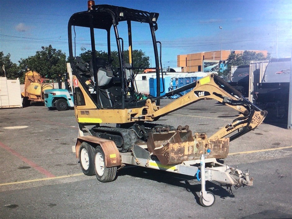 Caterpillar Mini Excavator & Auswide Equip Plant Trailer