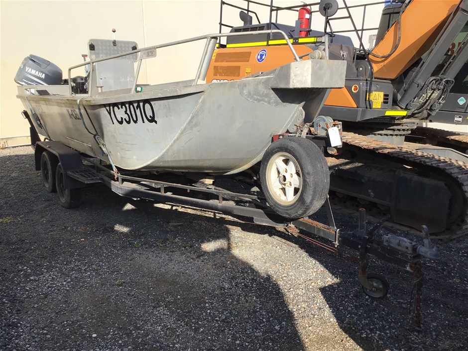 Unreserved 6.8m Aluminium Hull Center Console
