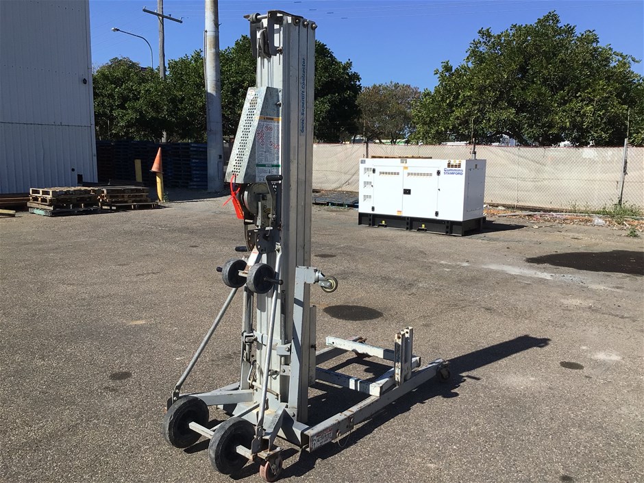 Genie Material Lift SLC18 Auction (00277047396) Grays Australia