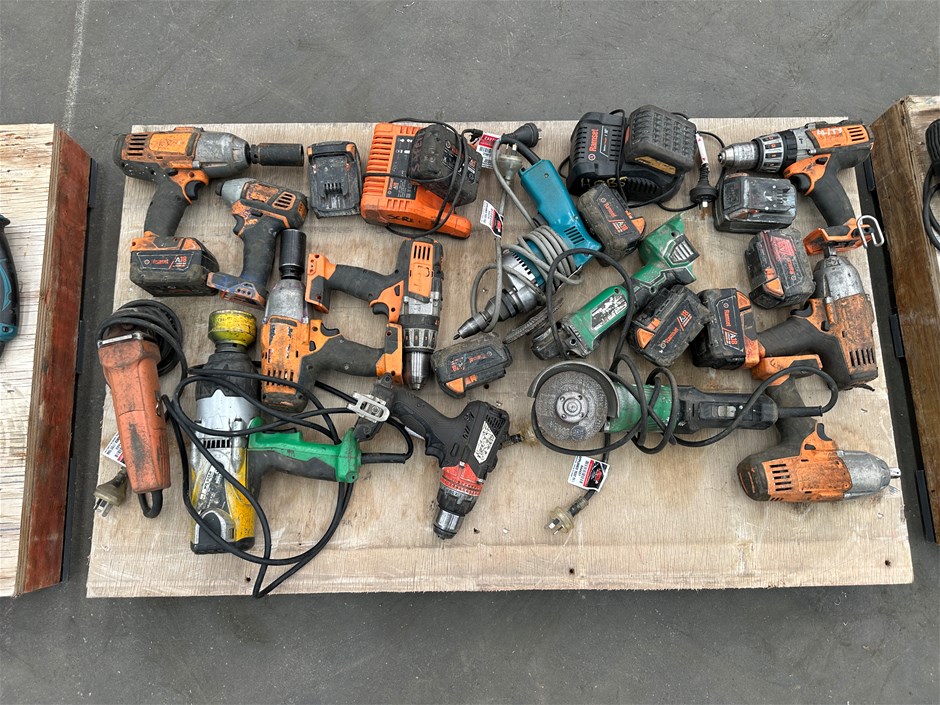 Pallet of Assorted Power Tools Auction (00343027033) Grays Australia