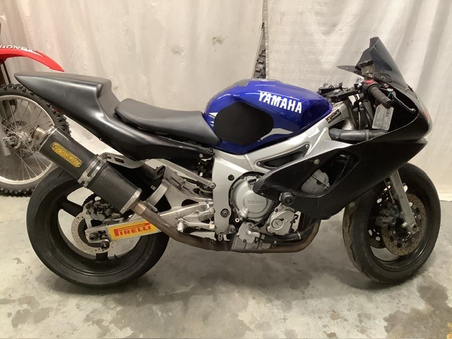 2000 YAMAHA YZF-R6 Motorcycle