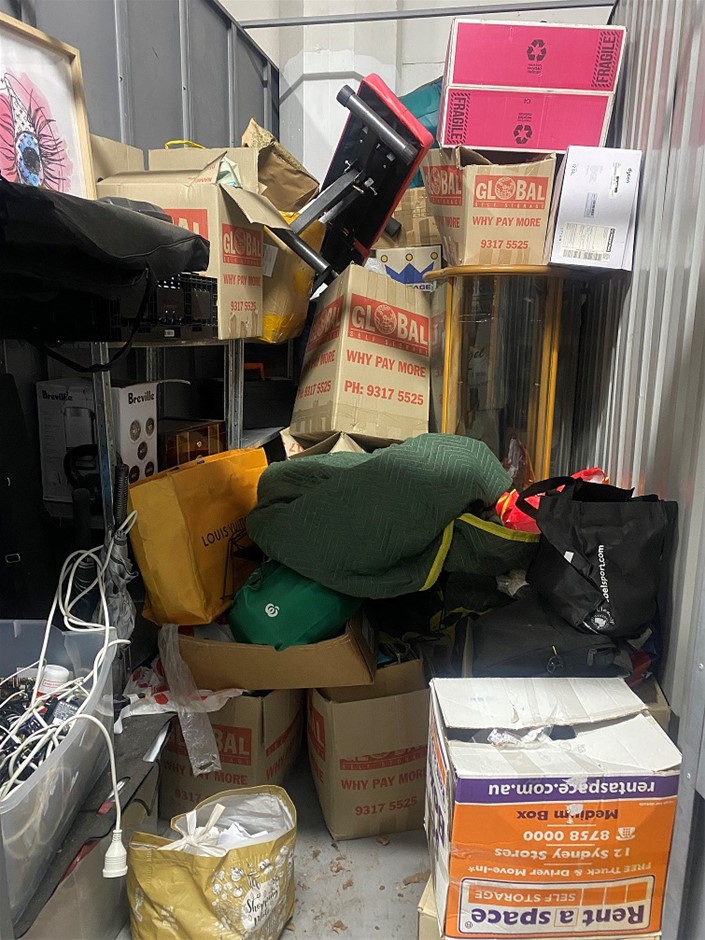Entire contents of overdue storage including Auction (00025054264