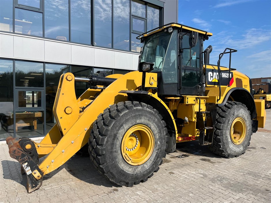 <p> 2017 Caterpillar 962M Wheeled Loader(MM182) </p>