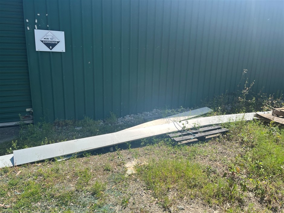 2 x Pallets Assorted Roofing Materials Auction (00017047990) Grays