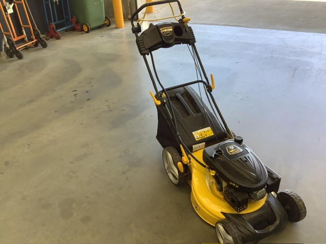 Yard King Lawnmower With Catcher Auction 0003 9045805 Grays Australia