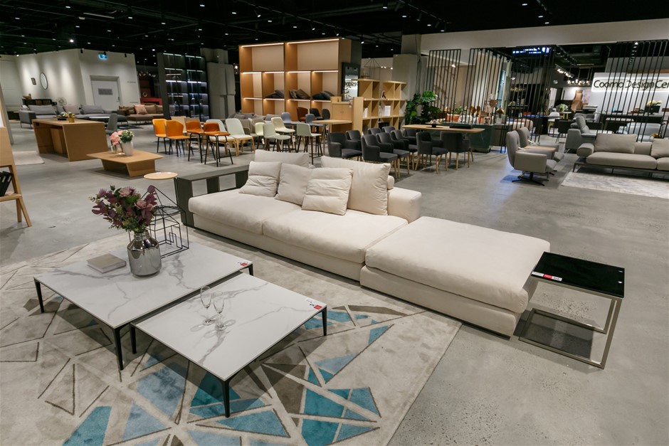 Online Auction Closing "Going, Going, Gone!"