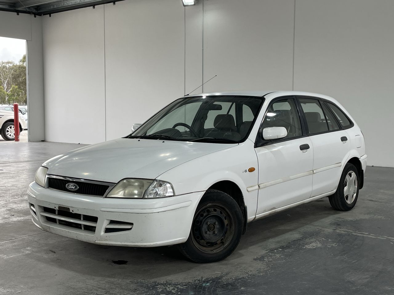 2001 Ford Laser LXi KQ Manual Hatchback Auction (0001-21014365) | Grays ...