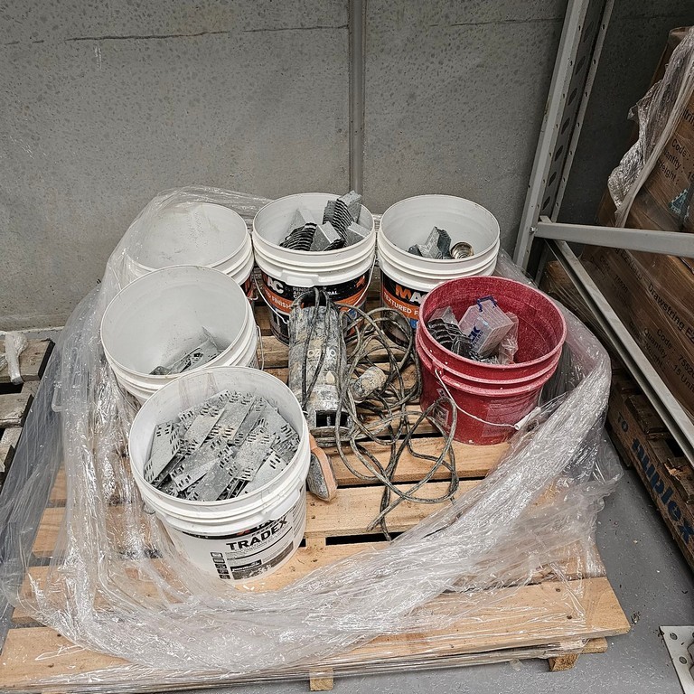 Bundle Lot Featuring Auction (00205054650) Grays Australia