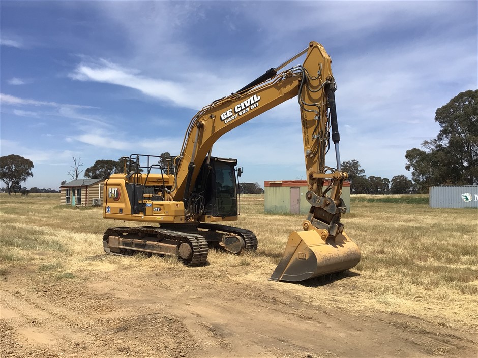 Earthmoving/Agriculture Machines and Trucks