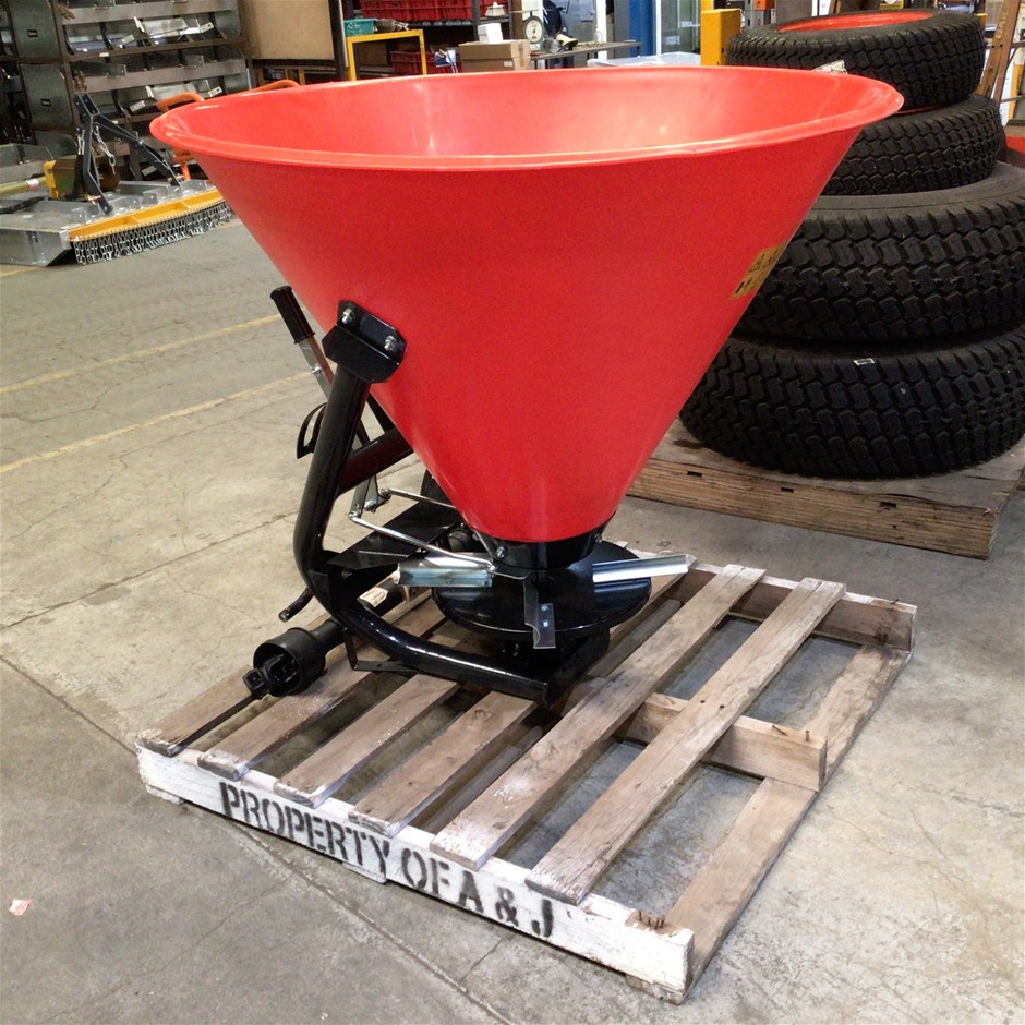 Fertilizer Spreader Auction (0019-3028388) | Grays Australia