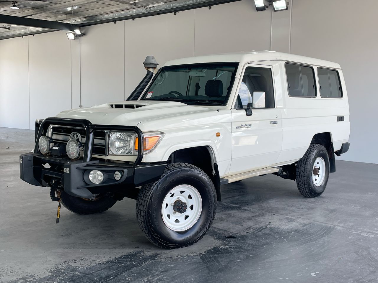 2017 Toyota Landcruiser GXL 5 SEAT VDJ78R T/D Manual Wagon