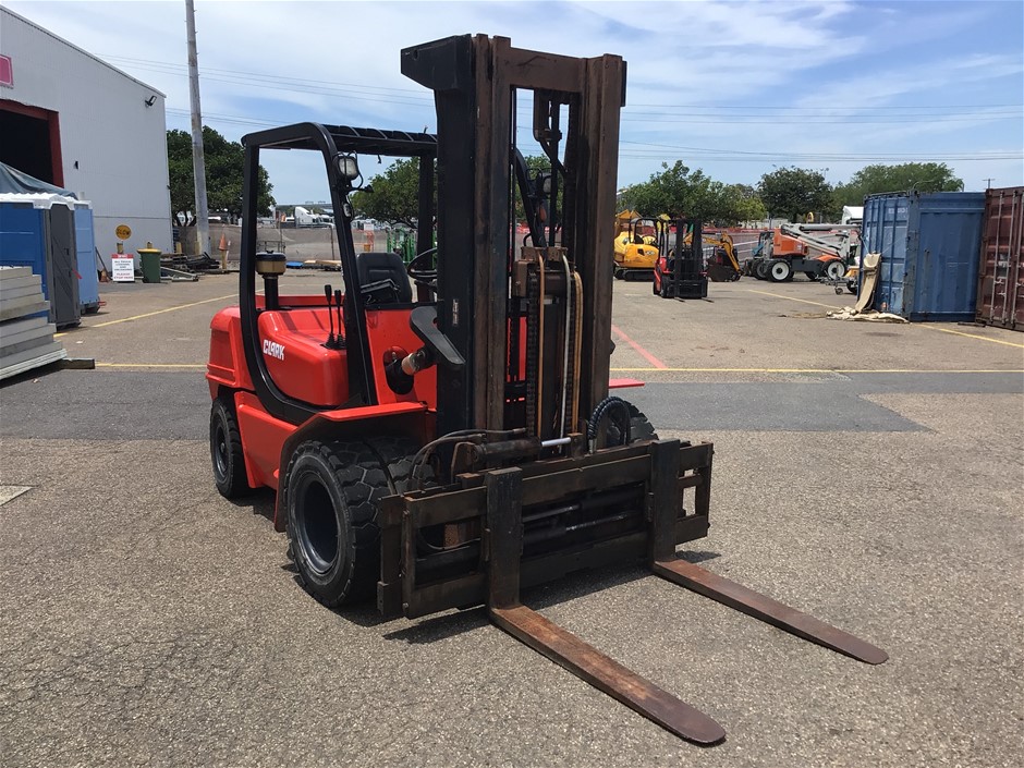 No Reserve Clark Counterbalance Forklift