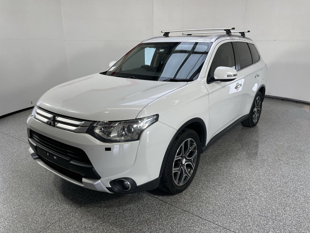 2014 Mitsubishi Outlander ASPIRE 4WD ZJ Turbo Diesel Auto 7 Seats Wagon ...