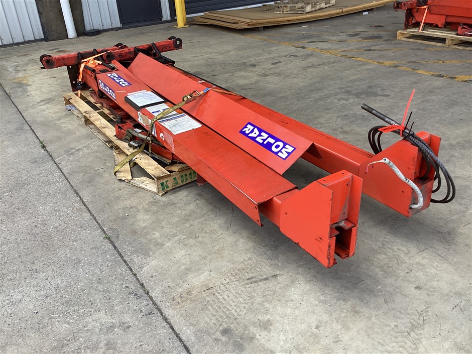 Molnar 2 Post Car Hoist Auction (01228018188) Grays Australia