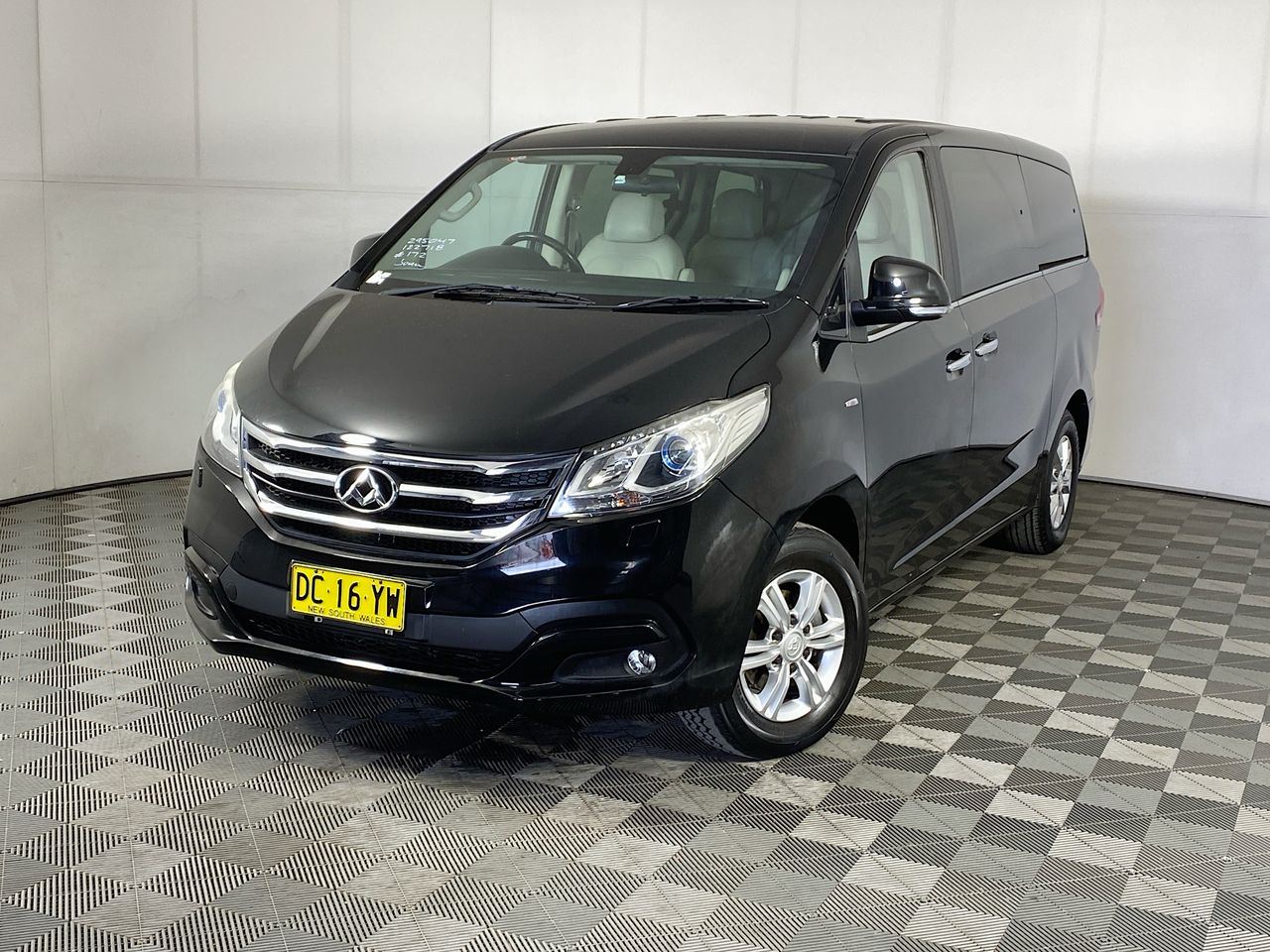 2017 LDV G10 9 seat Auto