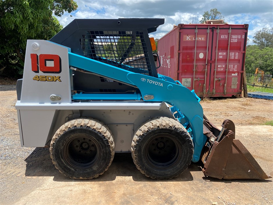 Toyota SDK10 Huski Skid Steer Loader (Wheeled)