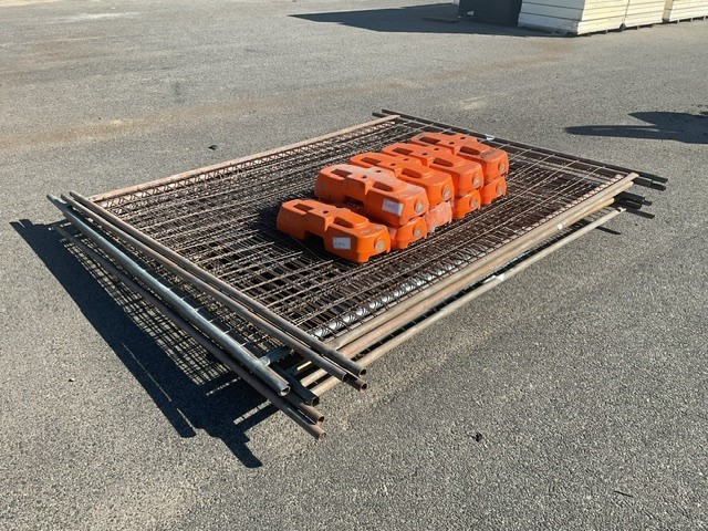 8 x Temporary Fence Panels, 9 x Feet Auction (0045-9048245) | Grays ...
