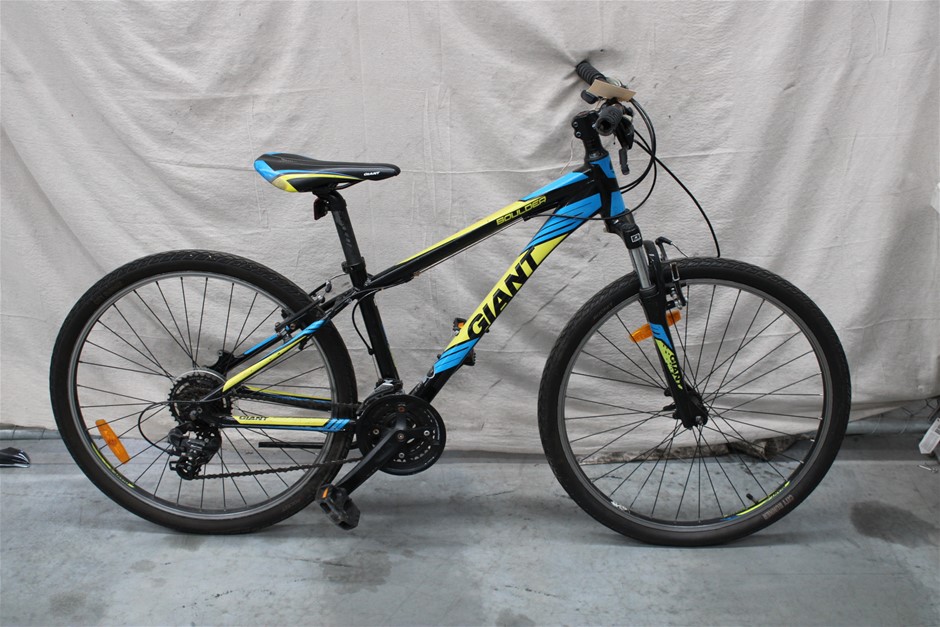 Giant Boulder Mountain Bike Auction (00019047907) Grays Australia