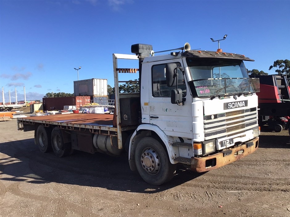 No Reserve 1986 Scania Tray Body Truck & 2005 Board Trailer