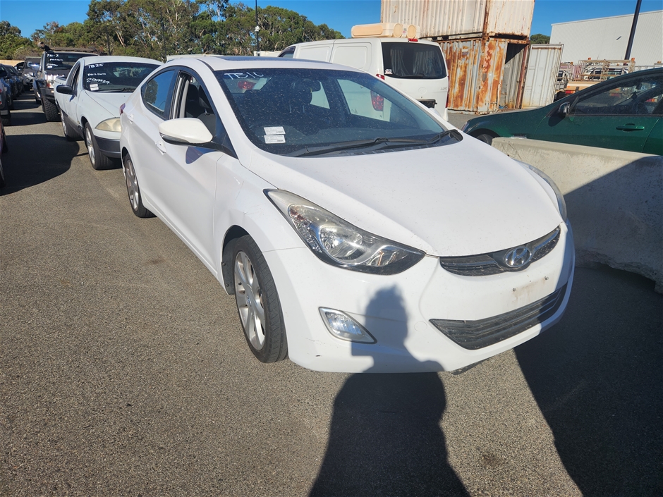 Hyundai Elantra Premium MD Automatic Sedan