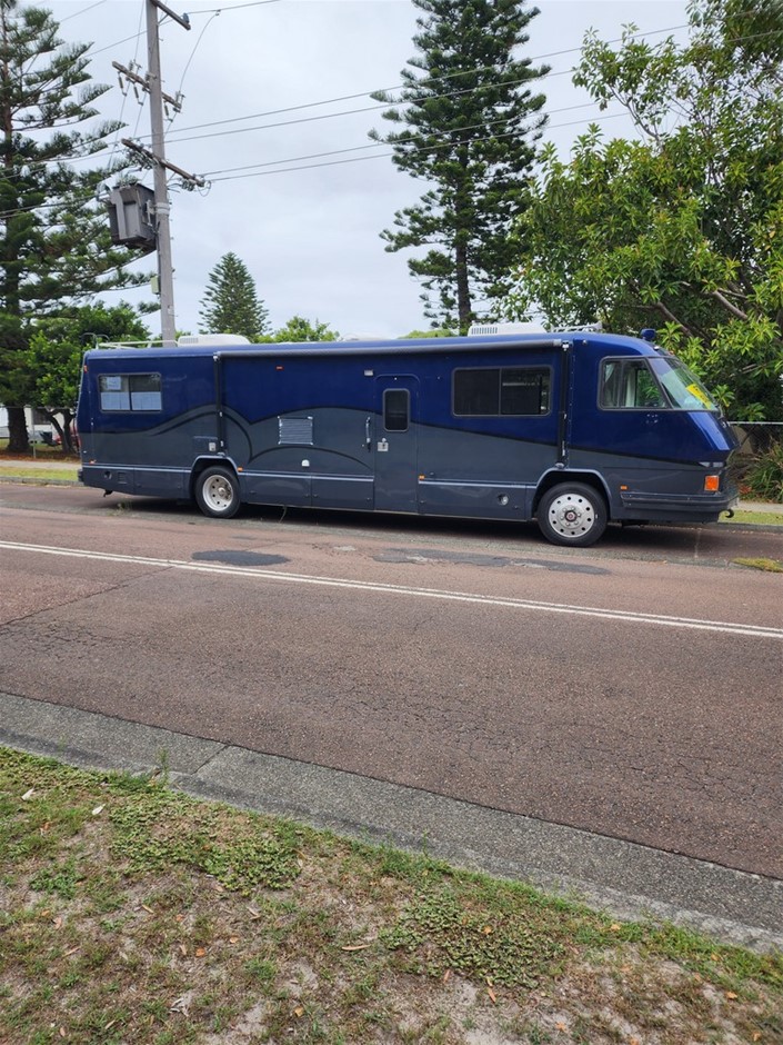 1988 FORTRAVEL GRAND VILLA MOTORHOME