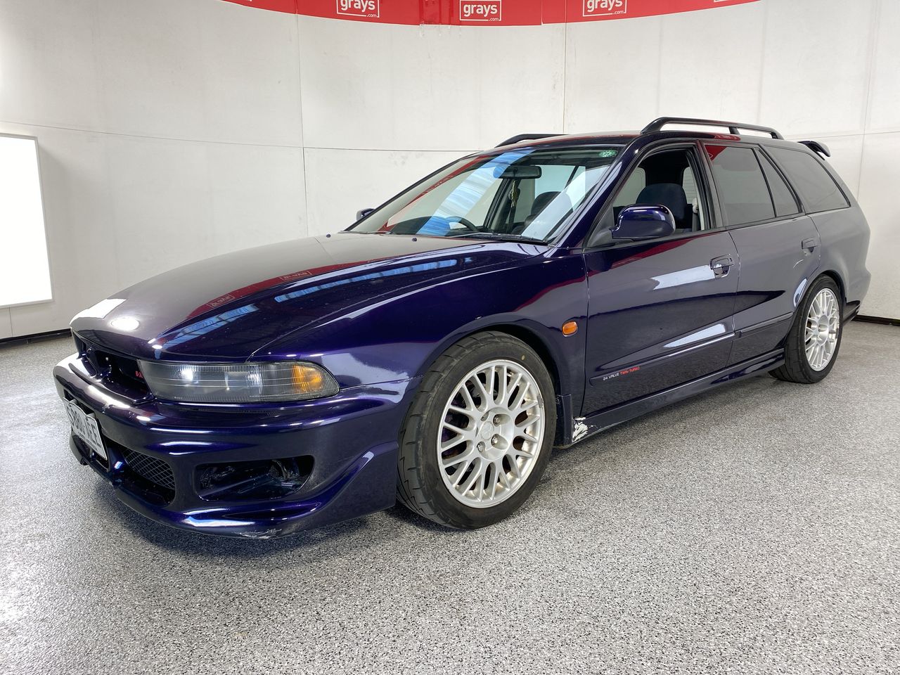 2001 Mitsubishi Legnum 