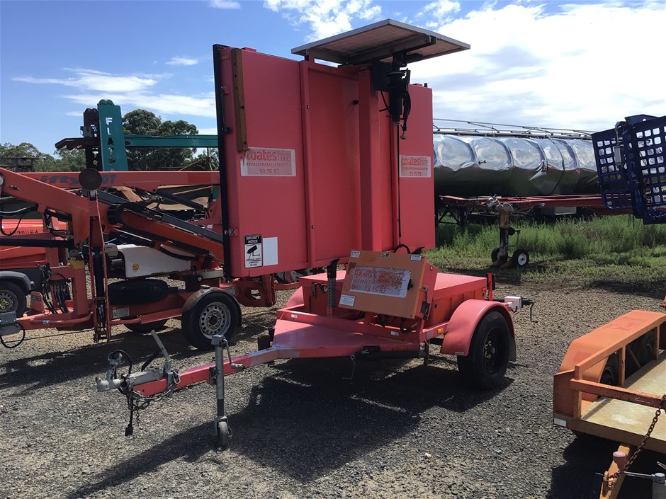 2011 VERMAC Variable Message Board Auction (00133028283) Grays Australia