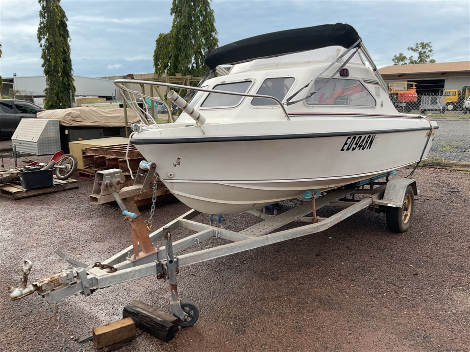 ED948N Hinton Half cabin Power Boat